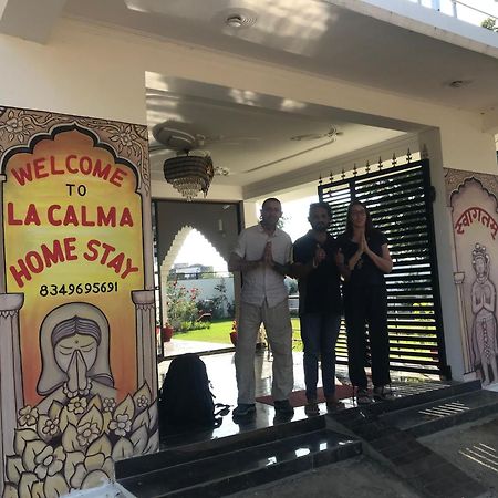La Calma Homestay Khajurāho Esterno foto