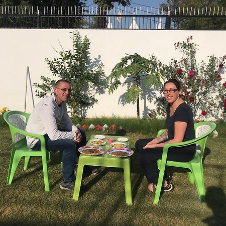 La Calma Homestay Khajurāho Esterno foto