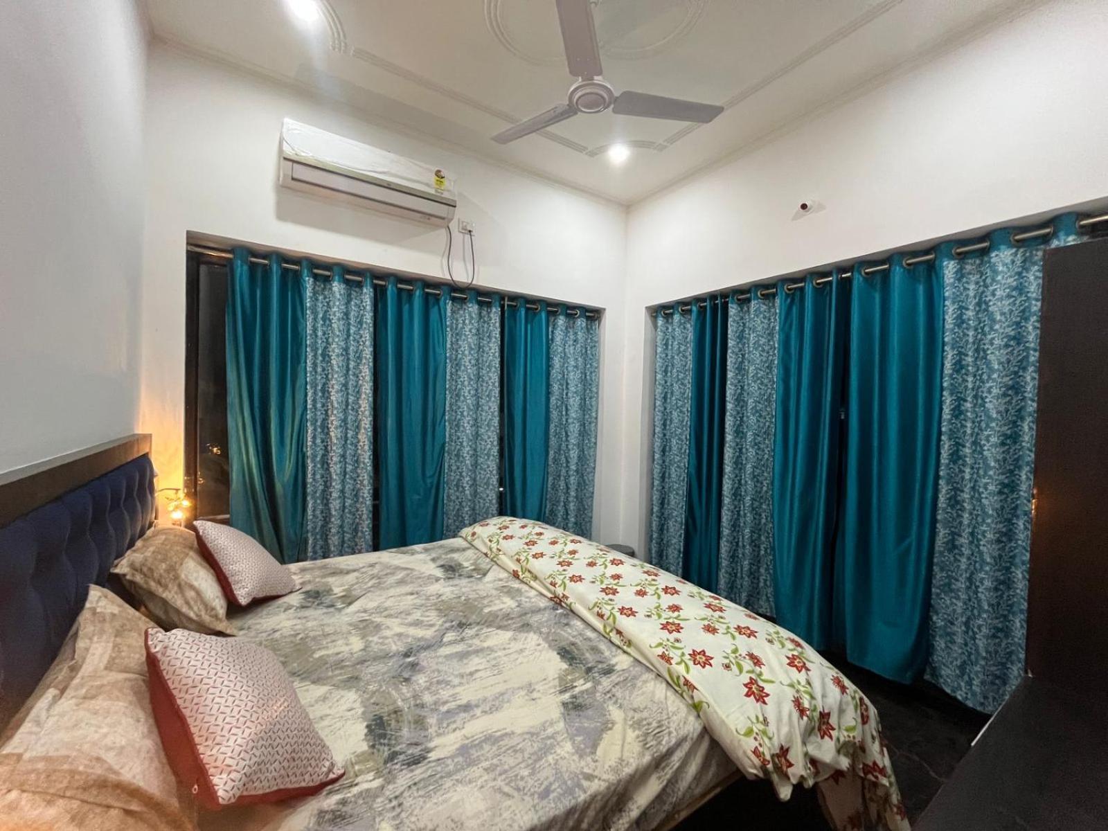 La Calma Homestay Khajurāho Esterno foto