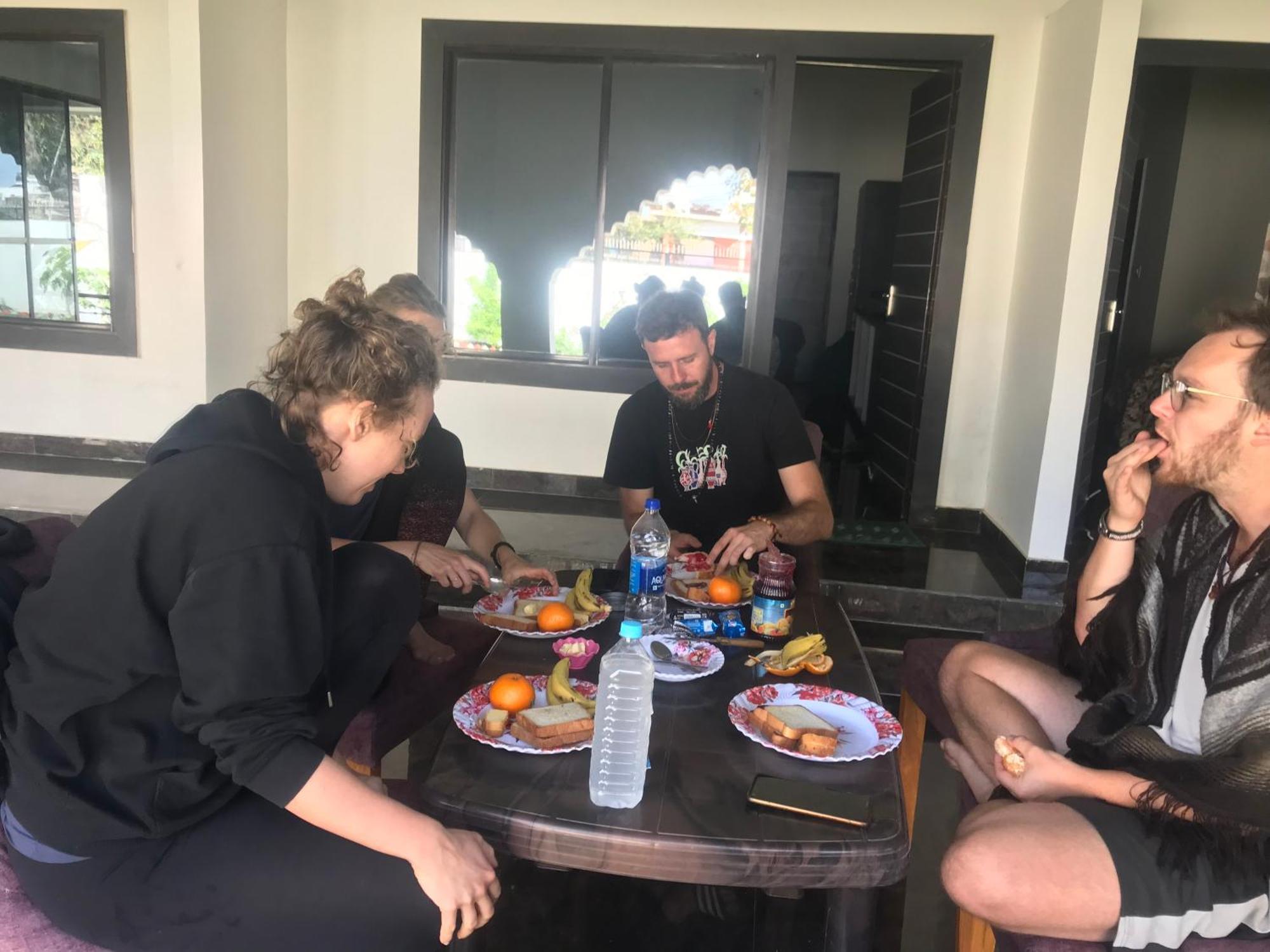La Calma Homestay Khajurāho Esterno foto