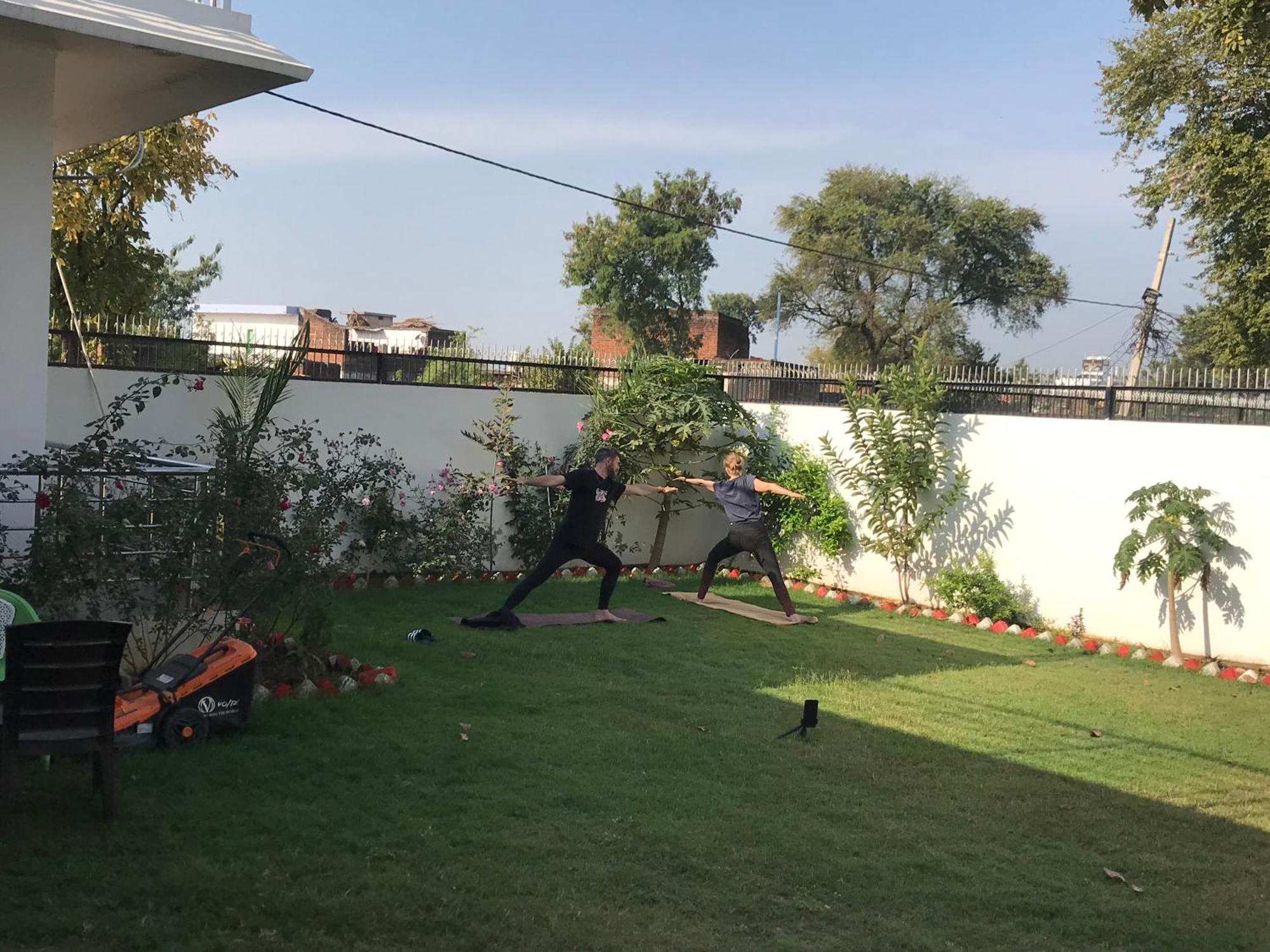 La Calma Homestay Khajurāho Esterno foto