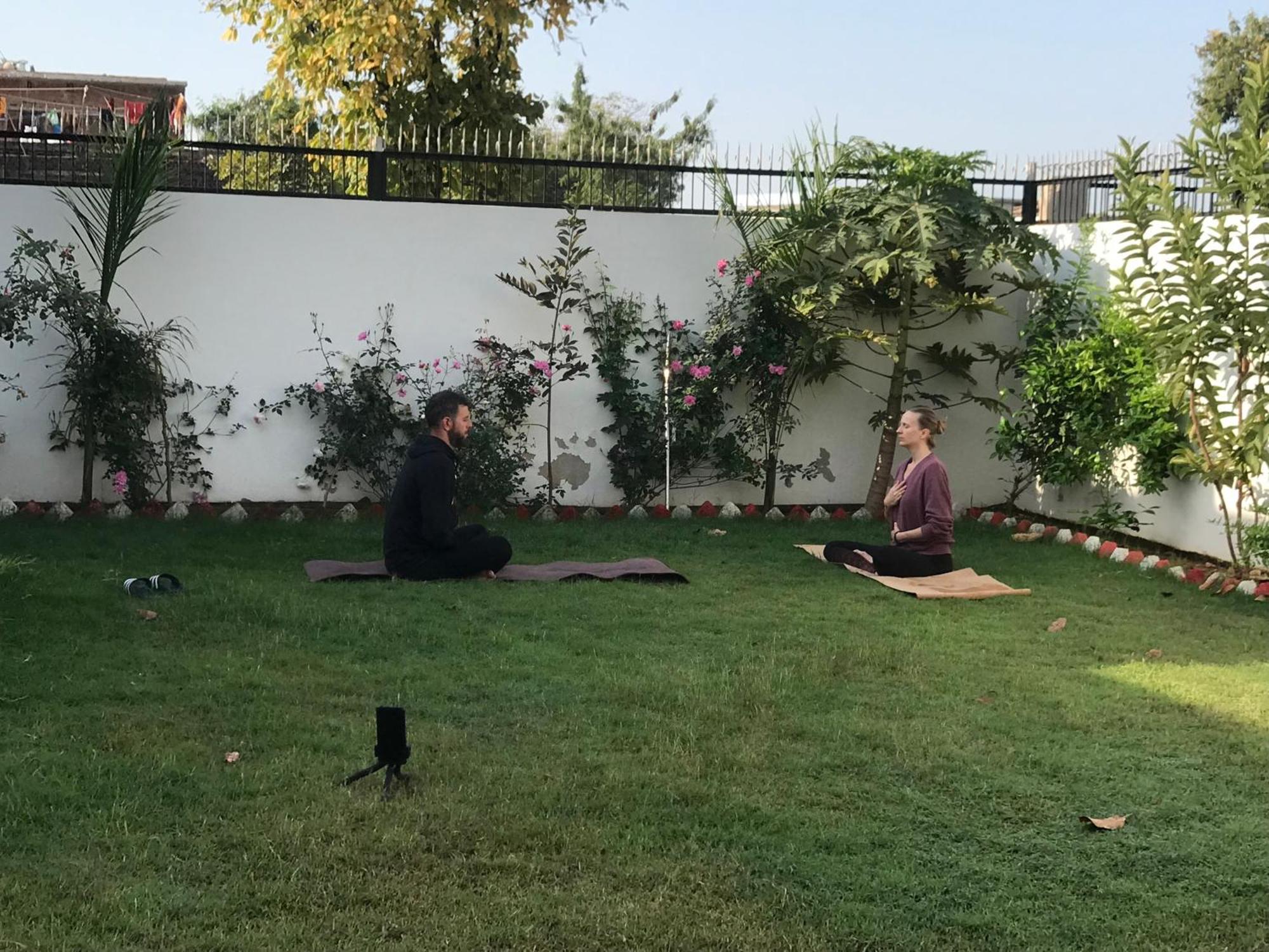 La Calma Homestay Khajurāho Esterno foto
